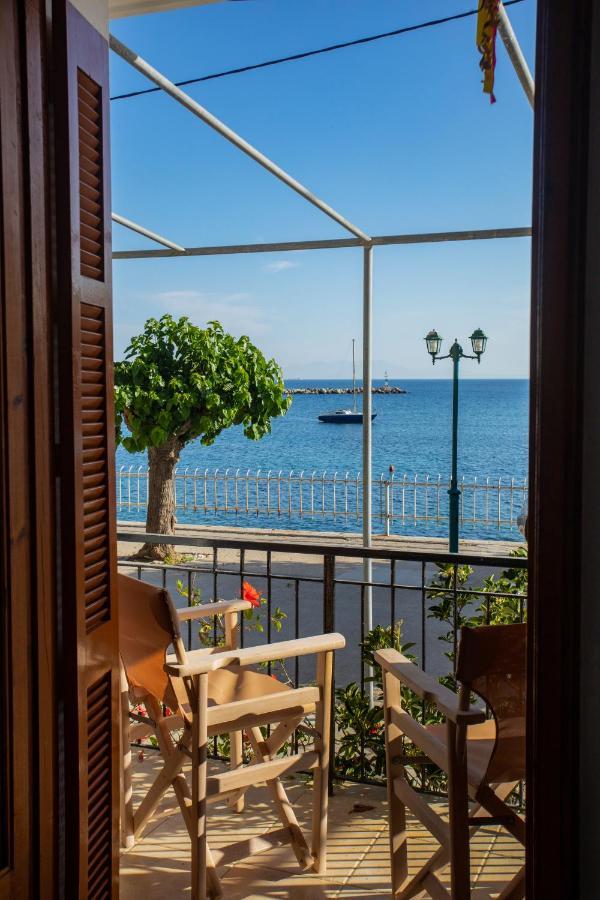 Notos Sea Front Apartment Glossa Zewnętrze zdjęcie